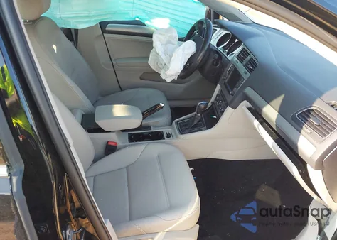 2016 Volkswagen Golf Sportwagen Tsi Se 4-Door z USA, uszkodzony, nr VIN 3VWC17AU9GM516284